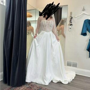 (Never worn) Elegant Beaded Corset Wedding Gown + Pearl Veil